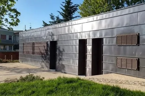 chiosco bar in Piazza Francesca da Rimini