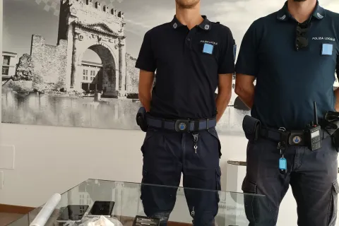 sequestro sostanze stupefacenti e denaro