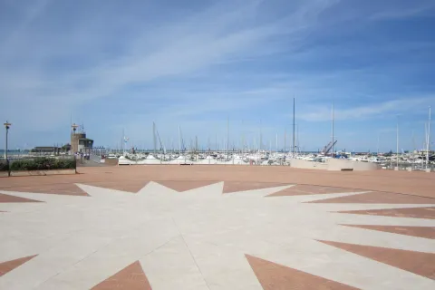 darsena_marina_di_rimini_maggio_2011.jpg