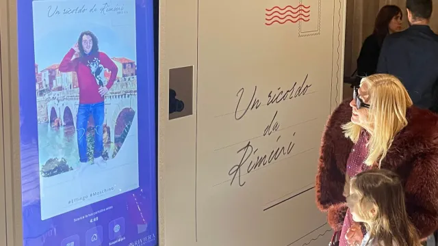 totem cartoline digitali