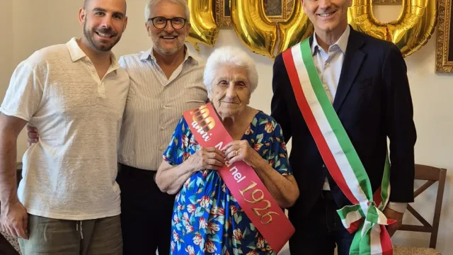 NONNA MARIA COMPIE 100 ANNI