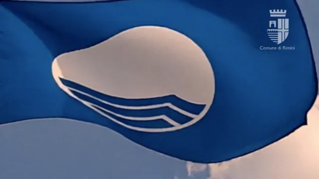 Torna la Bandiera Blu Fee sulle spiagge di Rimini 2026