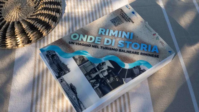Onde di Storia: un viaggio nel turismo balneare riminese