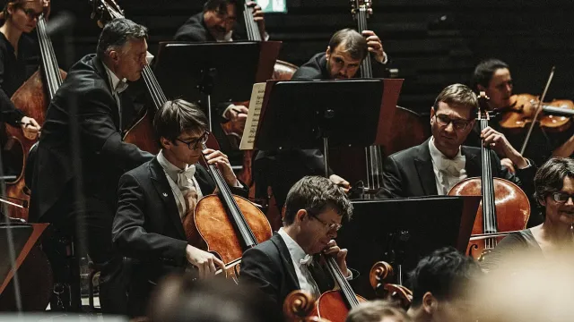 Münchner Philharmoniker - Co Merz