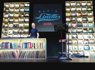 Linus porta al Teatro Galli il suo “RADIO LINETTI LIVE IN TOUR”