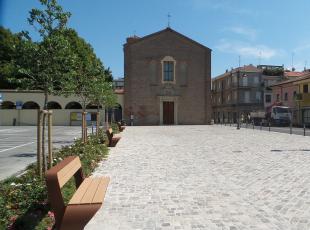 anello_delle_nuove_piazze_-_via_castelfidardo_chiesa_santa_rita_01.jpg