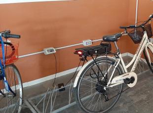 uno_stallo_per_la_ricarica_di_biciclette_elettriche.jpg