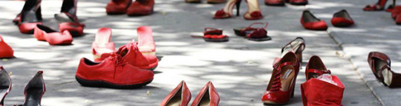 scarpe-contro-la-violenza-delle-donne-638x425.jpg