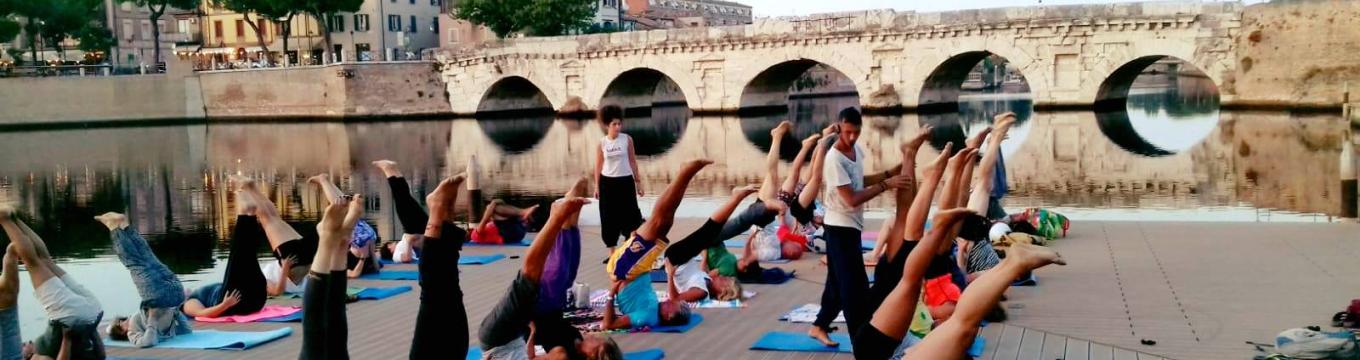 yoga_al_ponte_di_tiberio.jpg